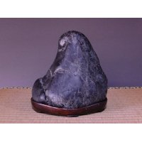 Suiseki / Ishikarigawa (Kamuikotan) ： Kotan-seki (with one pedestal)