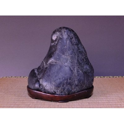 Photo1: Suiseki / Ishikarigawa (Kamuikotan) ： Kotan-seki (with one pedestal)