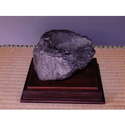 Photo7: Suiseki / Ishikarigawa (Kamuikotan) : Kotan-seki (with one pedestal) / Two horse's hooves