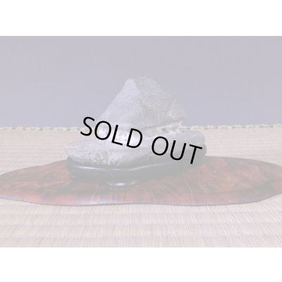 Photo3: Suiseki / Abegawa-ishi ： Kuzuya-ishi (with one pedestal)