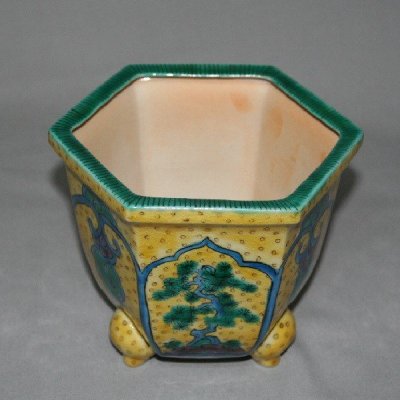 Photo5: Kutani Ware Hexagon Pot “Eisho” Yoshidaya Sho-Chiku-Bai pattern / W150mm