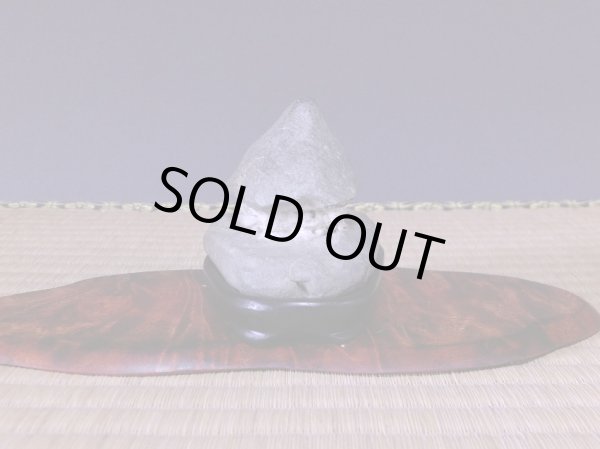 Photo6: Suiseki / Abegawa-ishi ： Kuzuya-ishi (with one pedestal) (6)