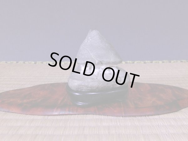 Photo5: Suiseki / Abegawa-ishi ： Kuzuya-ishi (with one pedestal) (5)