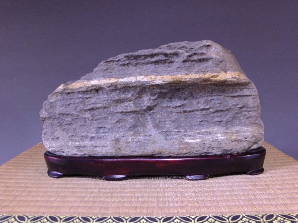 Photo2: Suiseki / Abegawa-ishi (with one pedestal) (2)