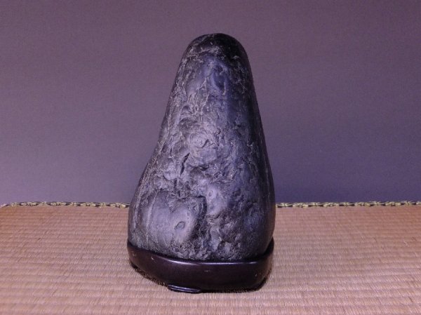 Photo4: Suiseki / Ishikarigawa (Kamuikotan) : Kotan-seki (with one pedestal) (4)