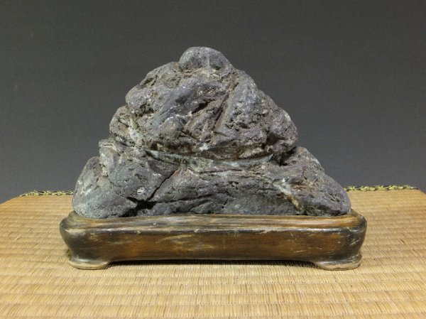 Photo1: Suiseki / Abegawa-ishi (with one pedestal) (1)