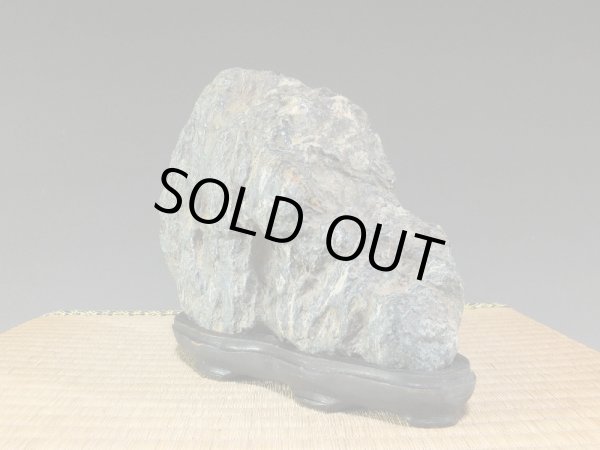 Photo4: Suiseki / Kamogawa-ishi (with one pedestal) (4)