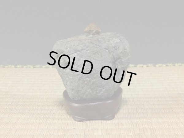 Photo3: Suiseki / Kamogawa-ishi ： Kuzuya-ishi (with one pedestal) (3)