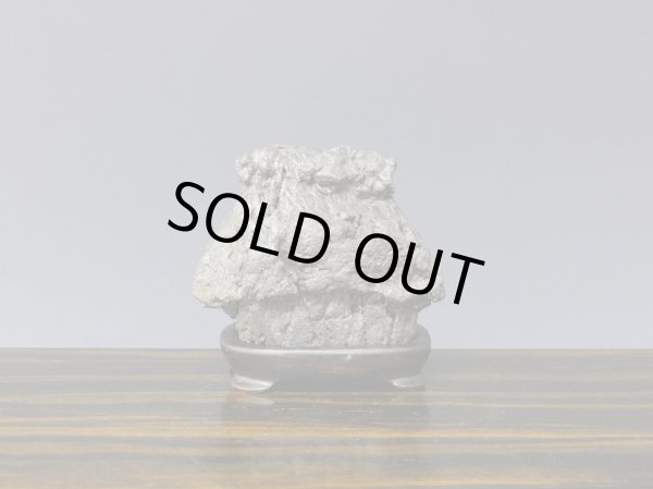 Photo2: Suiseki / Kuzuya-ishi (with one pedestal) (2)