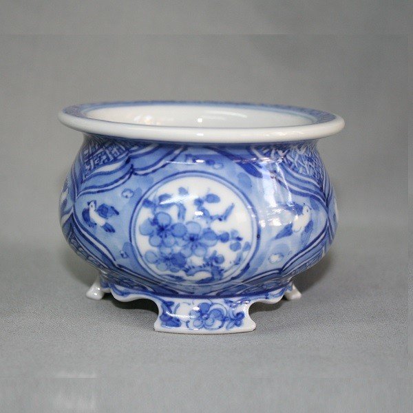 Photo1: Kutani Ware Round Pot “Eisho” Sometsuke Sho-Chiku-Bai pattern / D105mm (1)